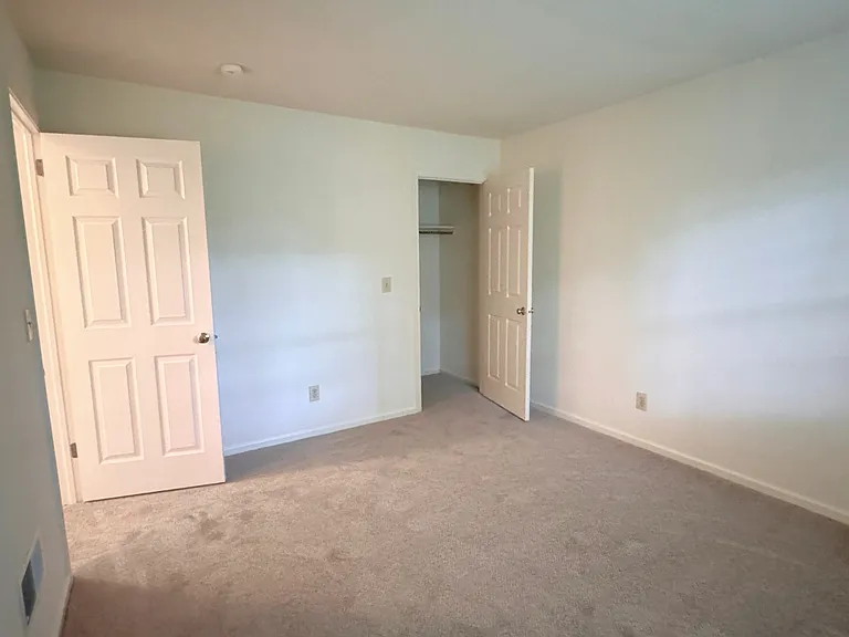 124 South Court St — Photo 15