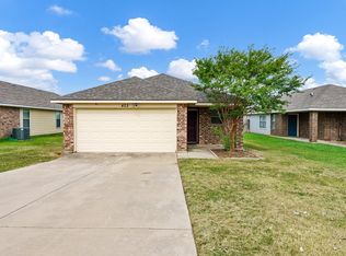 423 Glenwood St, Gainesville, TX 76240