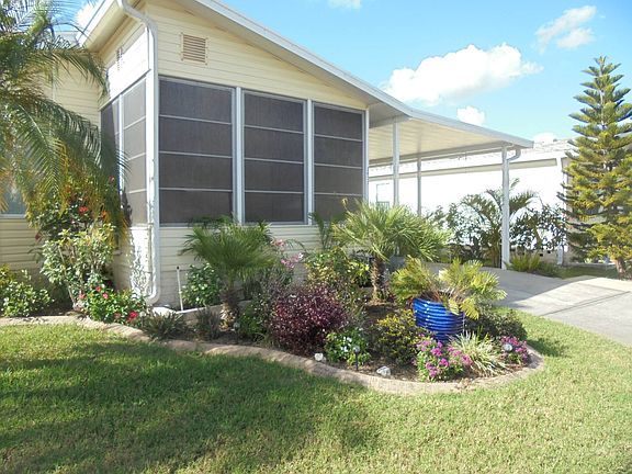 2nd image of 2621 Lake Haven Dr