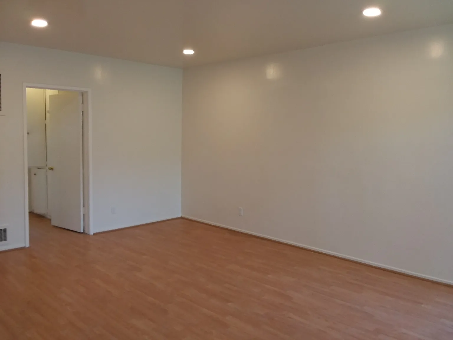 1 bed, 725 sqft, $2,295 — Photo 2