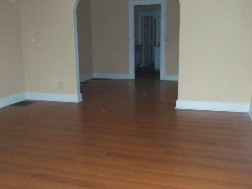 1st image of 3612 E New York St