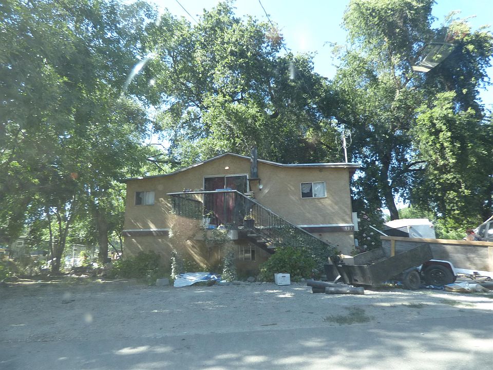 1st image of 987 E Willow Ave