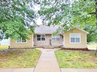 1900 SW 6th St, Blue Springs, MO 64014