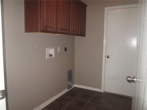 5th image of 3826 Las Bahias Dr