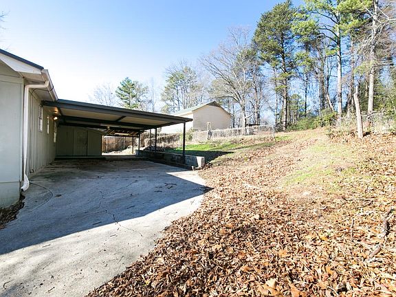 4th image of 4524 Oak Dr