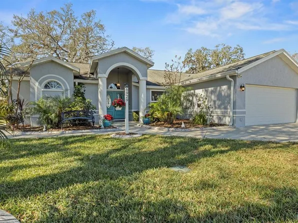 6929 Northlake Dr, Zephyrhills, FL 33542