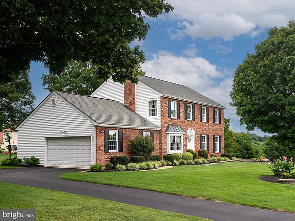 5th image of 833 Marrones Ct