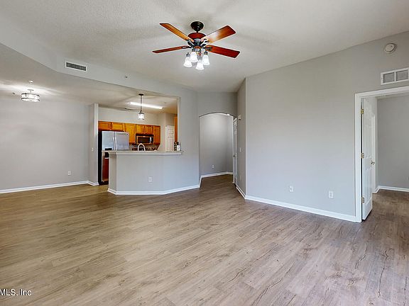 5th image of 785 OAKLEAF PLANTATION Parkway #423