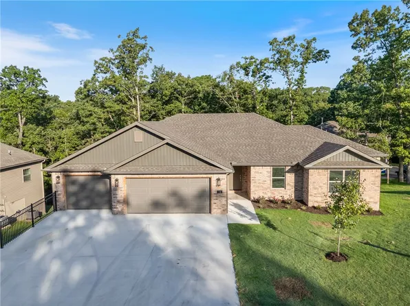 34 Brierfield Ln, Bella Vista, AR 72714