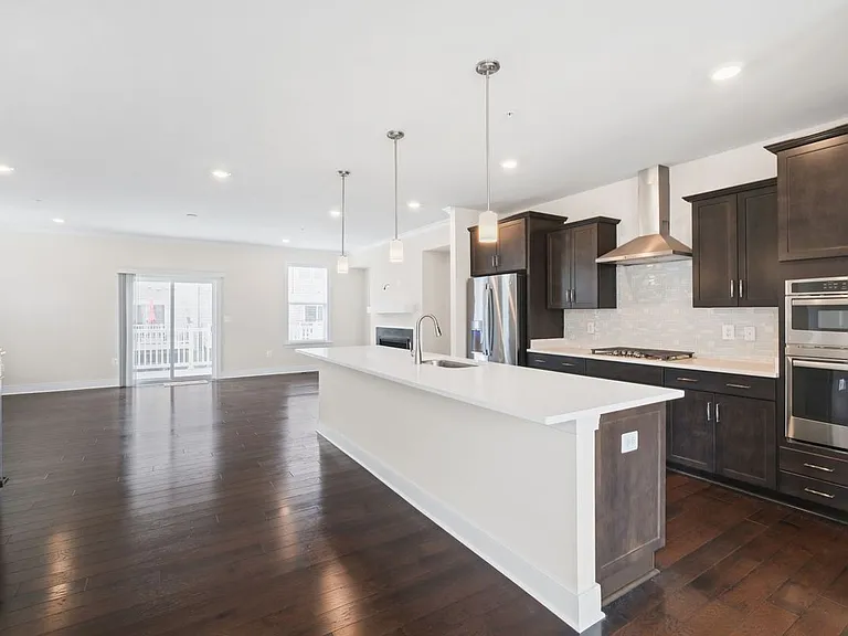 143 Rubens Dr — Photo 10