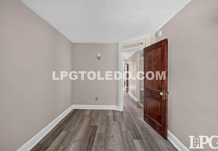 3822 Lockwood Ave — Photo 20