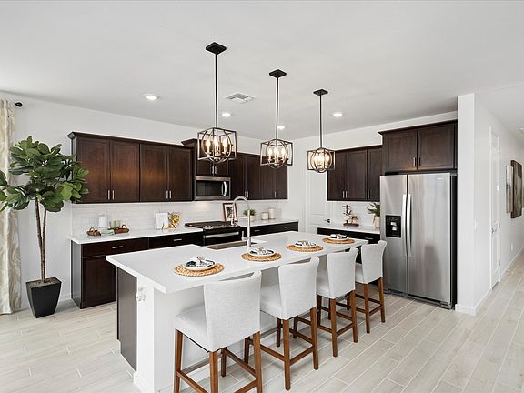 PHX_Mesquite-Mountain-Ranch_Lark_Kitchen_22580-W-Tonopah-Dr