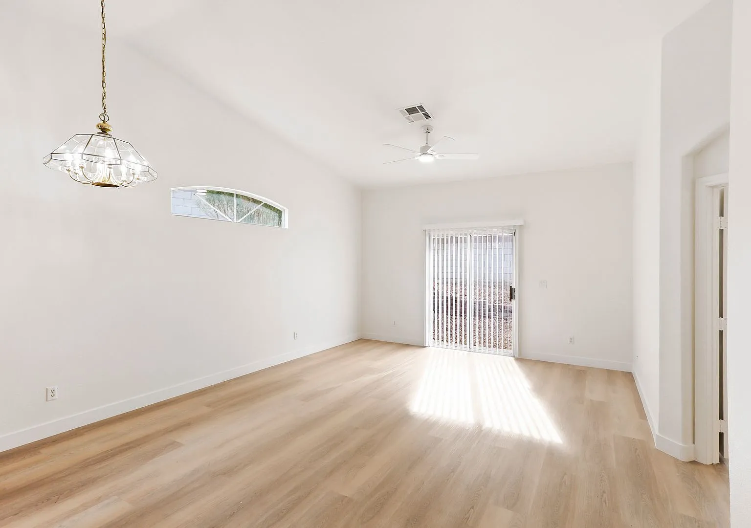 Beautiful 2 Bedroom Townhome In the Desirable Gated Terraces Of Seven Hills — Photo 3