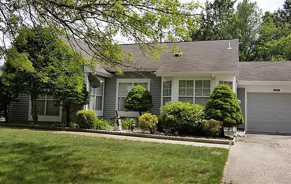 2nd image of 1117A Thornbury Ln