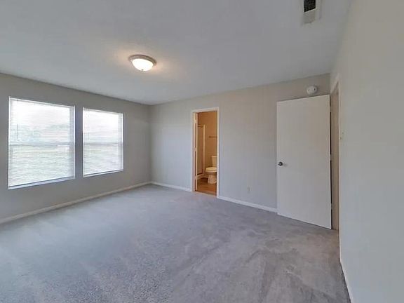 3rd image of 3352 Summer Breeze Cir