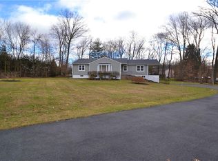 16 Carmen Dr, Nanuet, NY 10954