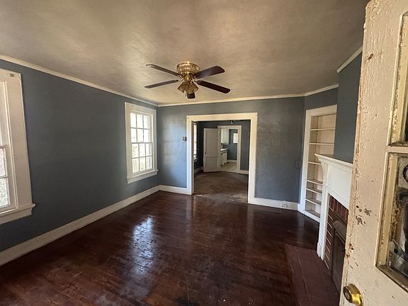 3rd image of 2913 Lee St