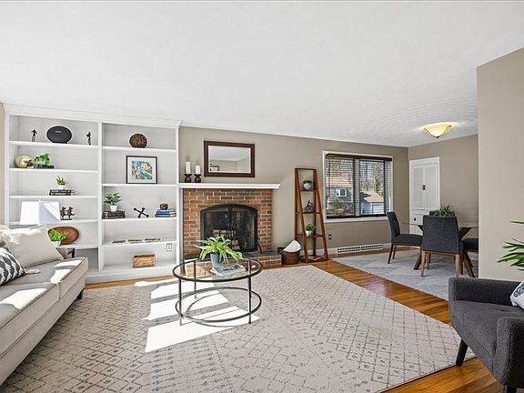 5th image of 19 Armstrong Dr