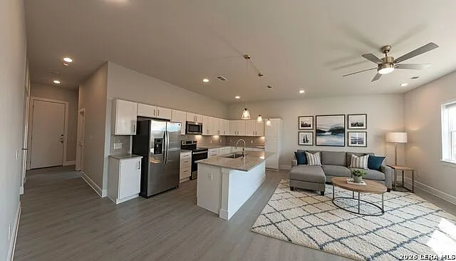 3 bed, 3.0 bath, 1428 sqft, $1,930 — Photo 4