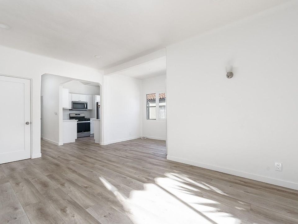 2nd image of 132 Natoma Ave