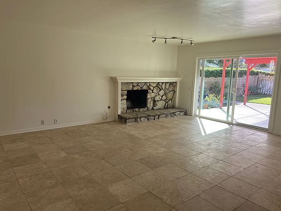 2nd image of 851 Montgomery Ave