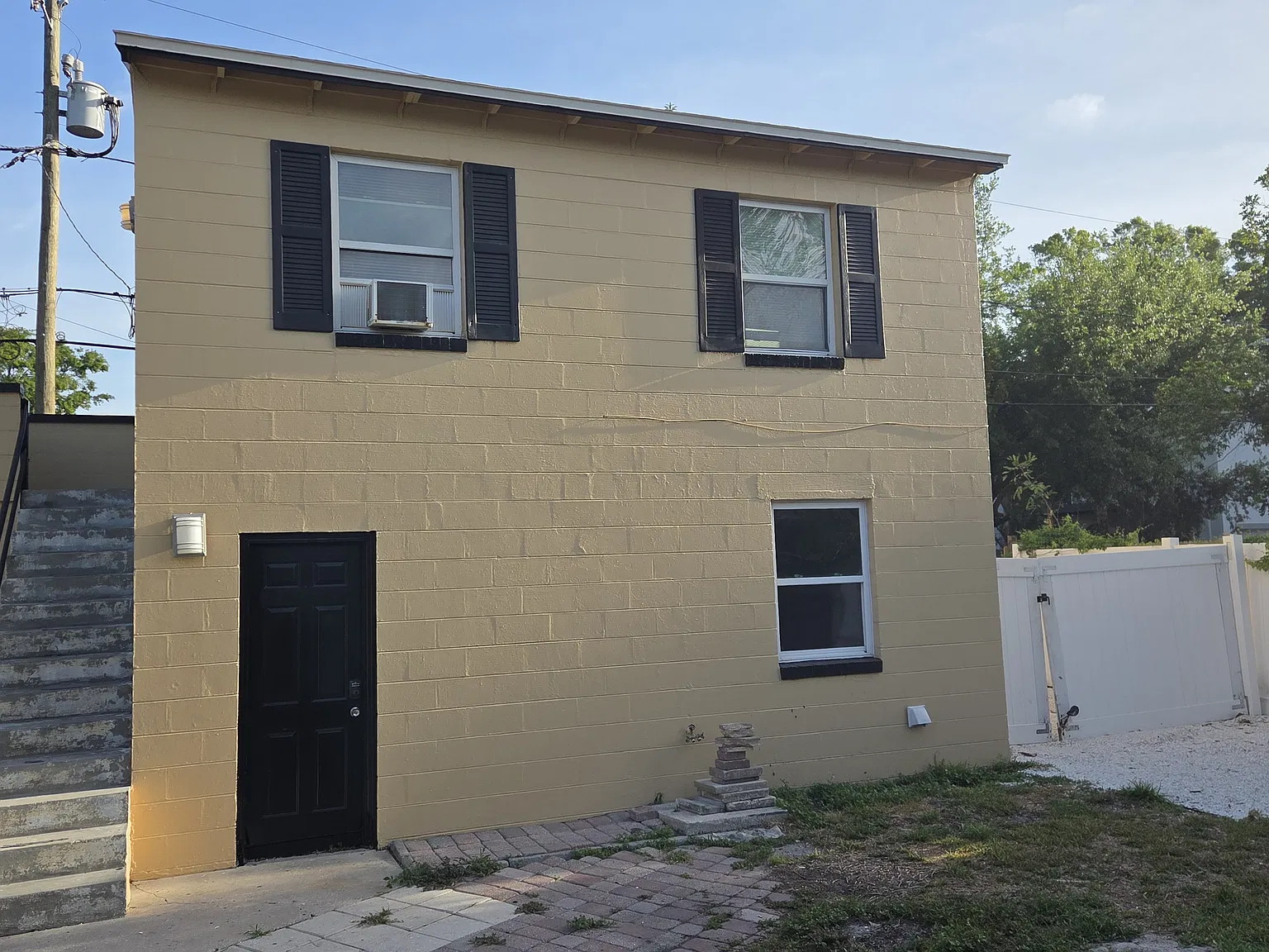 1 bed, 880 sqft, $1,600 — Photo 1