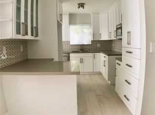 6320 SW 24th St, Miami, FL 33155