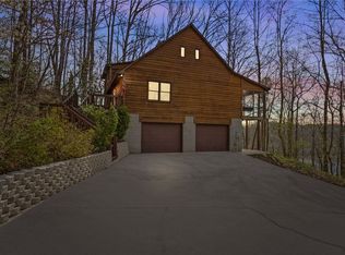 98 Blue Lake Rd, Greenville, SC 29617