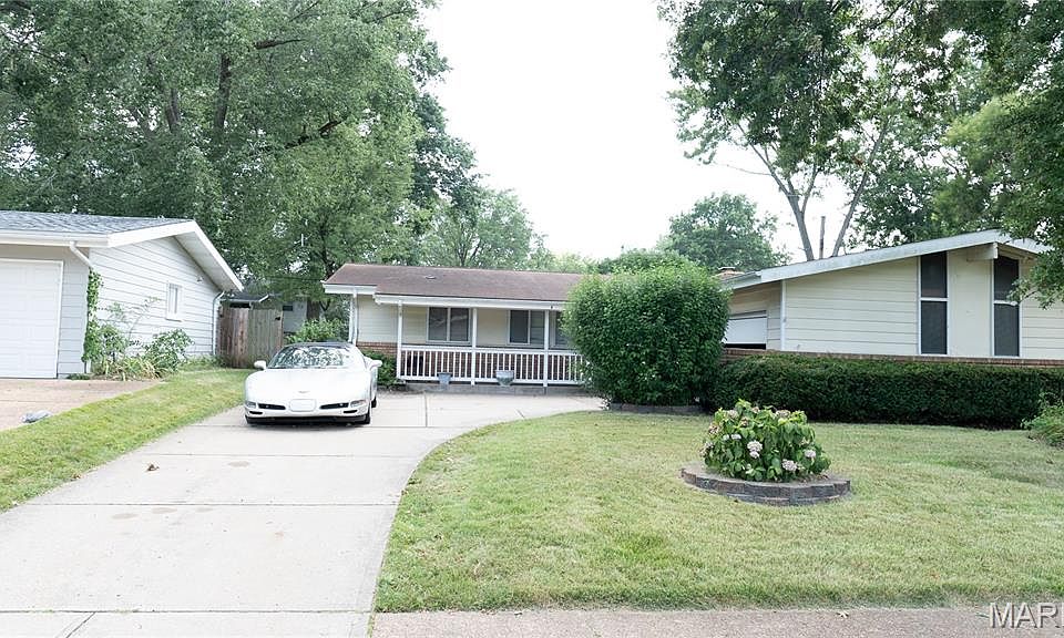1st image of 3180 Kingsley Dr