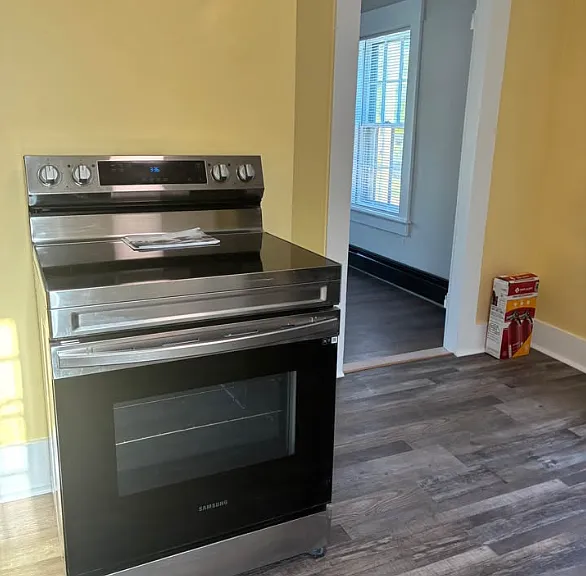 81 Academy St — Photo 3