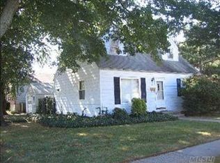 13 Nassau Ave, Plainview, NY 11803