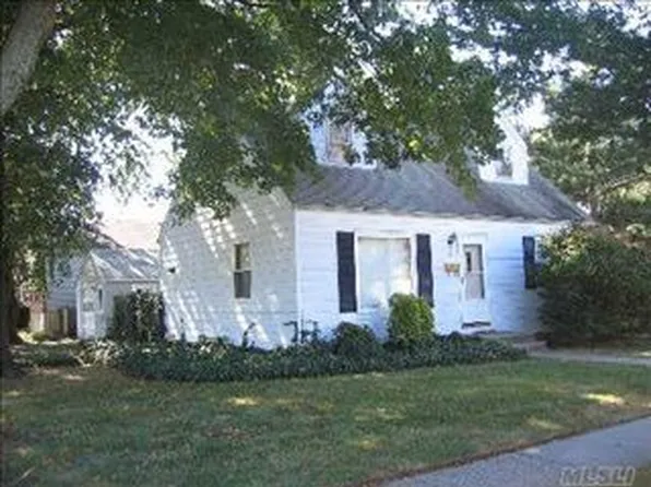 13 Nassau Ave, Plainview, NY 11803