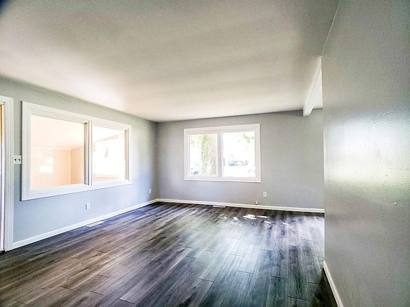 5th image of 143 Hillcrest St