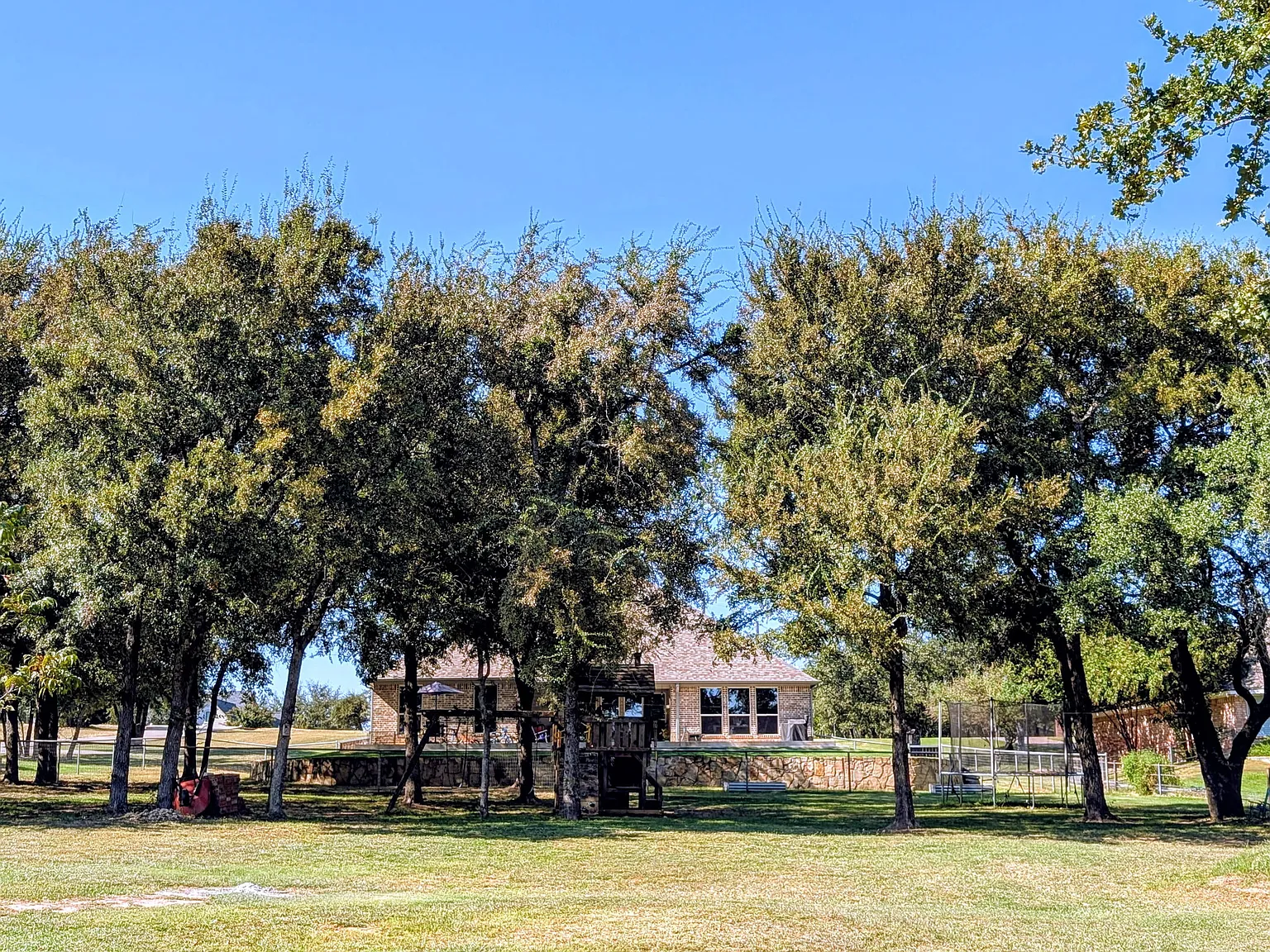 4 bed, 2581 sqft, $3,000 — Photo 3