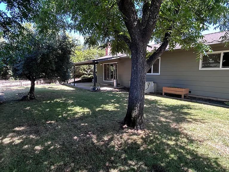 1803 Tanglewood Ln — Photo 25