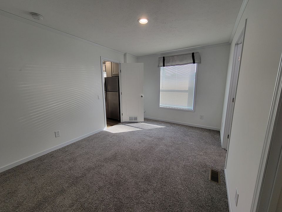 38 N Shetland Ct Highland MI Zillow