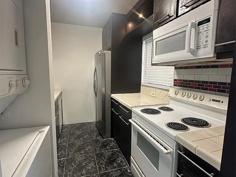 3212 NW 103rd Ter #107-B — Photo 4