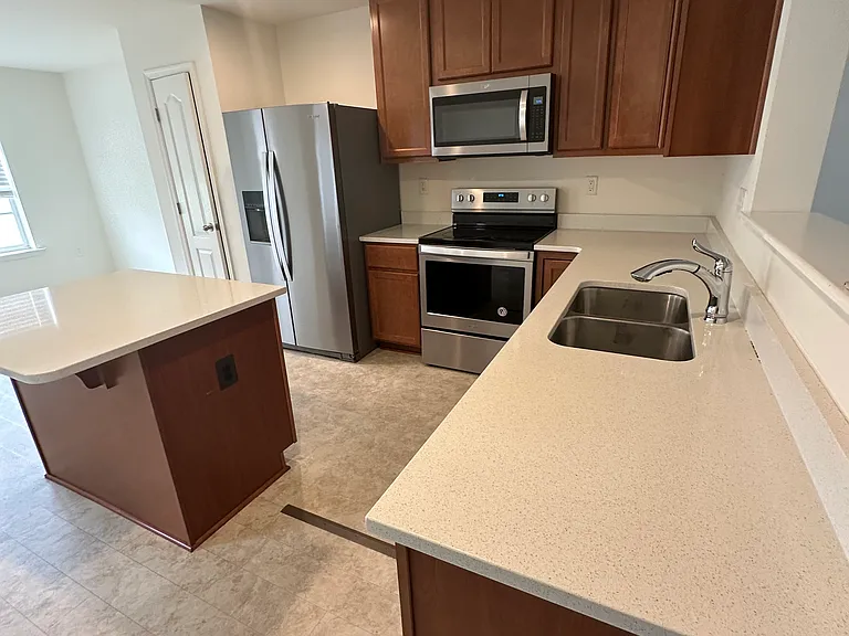 115 Cecily Way — Photo 37