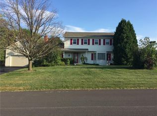 8250 Drinkwater Ln, Manlius, NY 13104