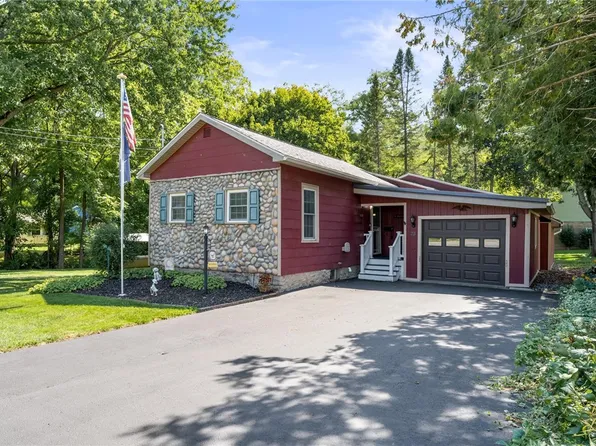 23 Hibbard Ave, Clifton Springs, NY 14432
