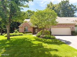 8977 Whispering Pine Curv, Sylvania, OH 43560