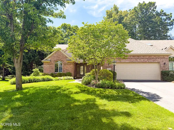 8977 Whispering Pine Curv, Sylvania, OH 43560