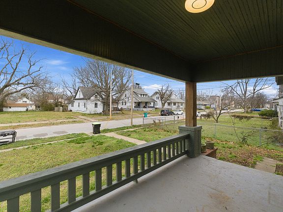 4th image of 812 W Pershing Street