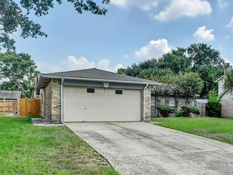 8406 Daycoach Ln — Photo 19