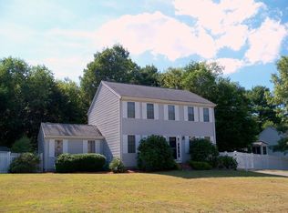 41 Crossover Ln, Taunton, MA 02780