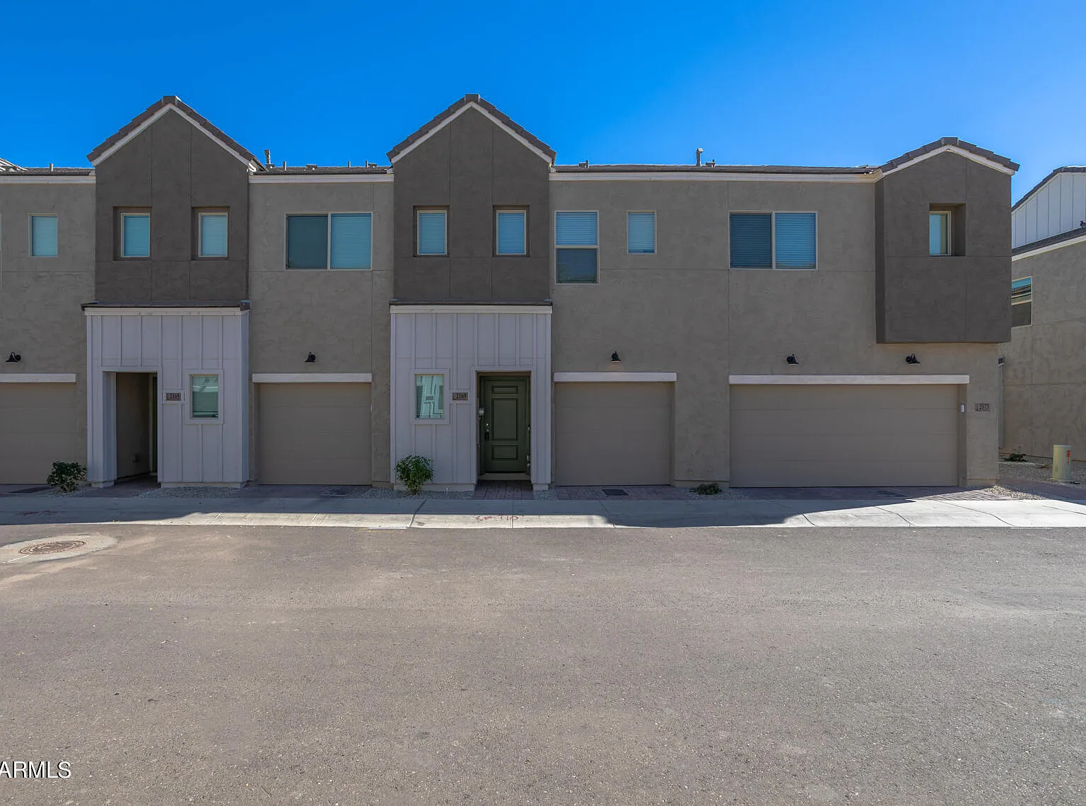 2 bed, 2.5 bath, 1457 sqft, $2,199 — Photo 2