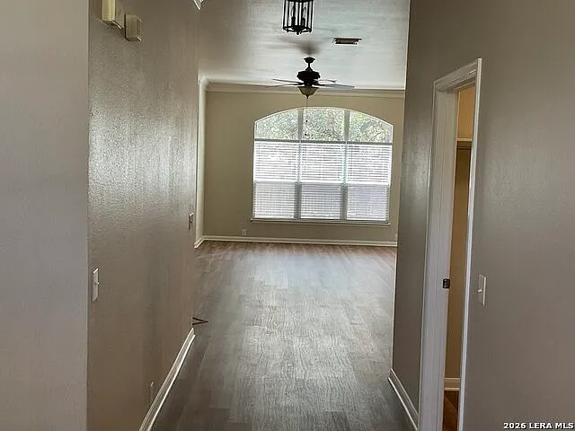 4 bed, 2.0 bath, 2225 sqft, $2,600 — Photo 4