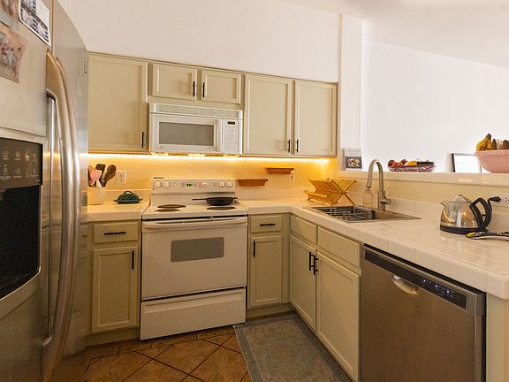 4th image of 204 Everson Dr