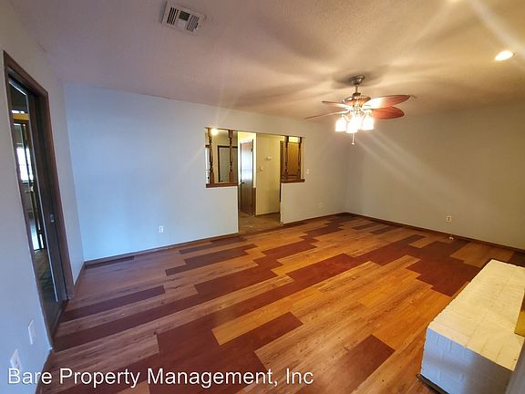2nd image of 605 McGee Dr