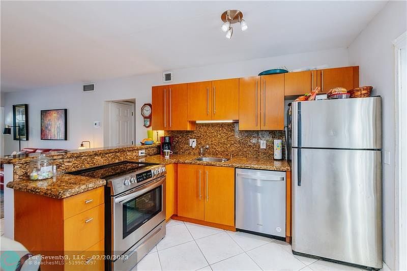 1st image of 1424 Holly Heights Dr APT 1